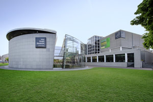 Photo of the Museum Building, photographer: Jan Kees Steenman.