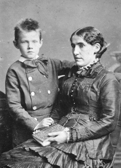 Kee Vos with her son Jan, c. 1881